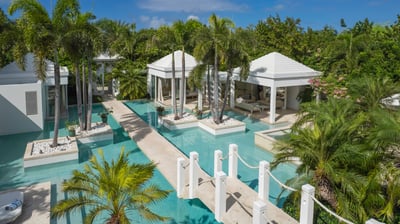 Luxury Villa Photo #12