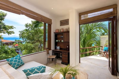 Luxury Villa Photo #19