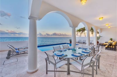 Luxury Villa Photo #6