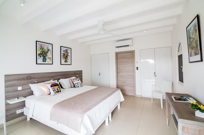 Luxury Villa Photo #27