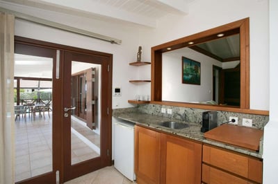 Luxury Villa Photo #24