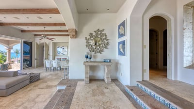 Luxury Villa Photo #29