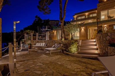 Luxury Villa Photo #7