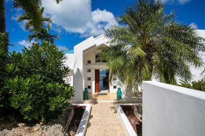 Luxury Villa Photo #7