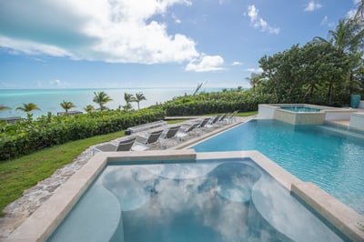 Luxury Villa Photo #16