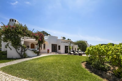 Luxury Villa Photo #10