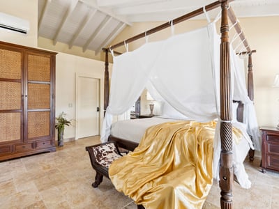 Luxury Villa Photo #33