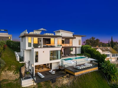 Luxury Villa Photo #2