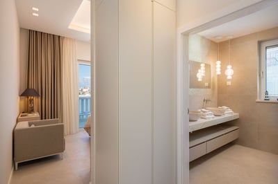 Luxury Villa Photo #50