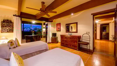 Luxury Villa Photo #11