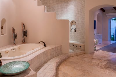 Luxury Villa Photo #28