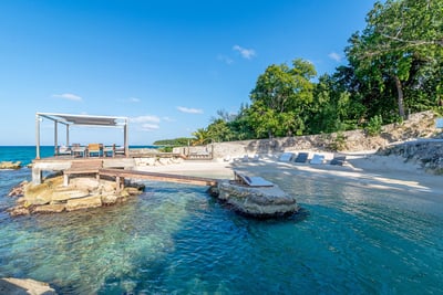 Luxury Villa Photo #6