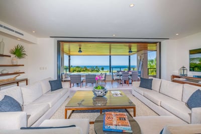 Luxury Villa Photo #6