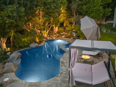 Luxury Villa Photo #4