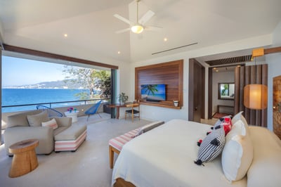 Luxury Villa Photo #30