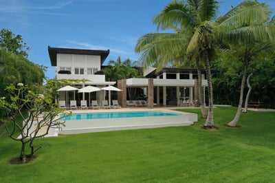 Luxury Villa Photo #6