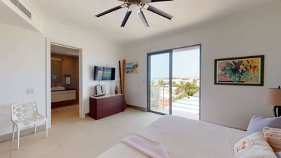 Luxury Villa Photo #25