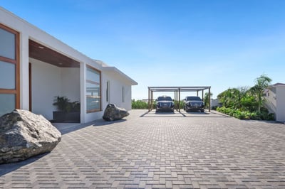 Luxury Villa Photo #24
