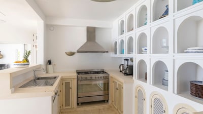 Luxury Villa Photo #33