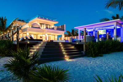 Luxury Villa Photo #10