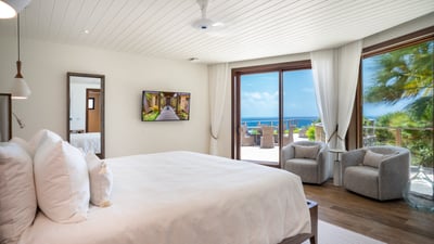 Luxury Villa Photo #22
