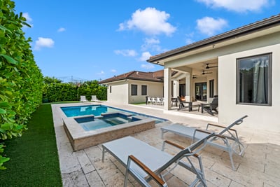 Luxury Villa Photo #4