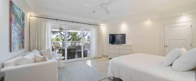 Luxury Villa Photo #16