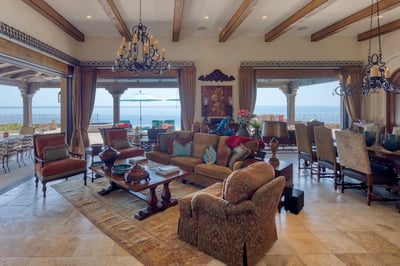 Luxury Villa Photo #35