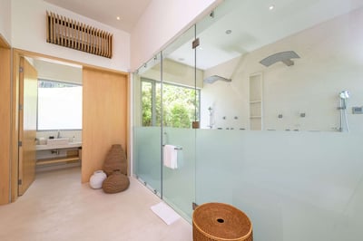 Luxury Villa Photo #43