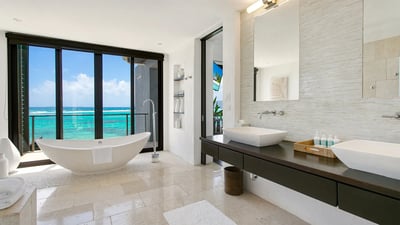 Luxury Villa Photo #40