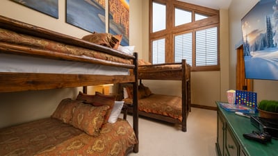 Bunkroom with two queen over queen bunks