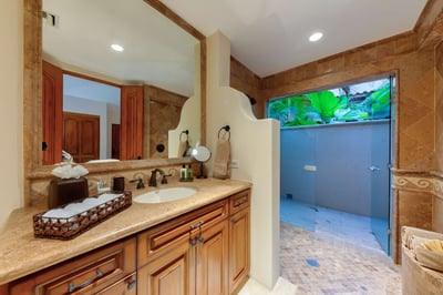 Luxury Villa Photo #59
