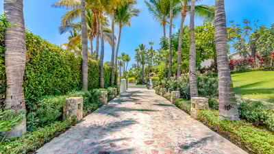 Luxury Villa Photo #8