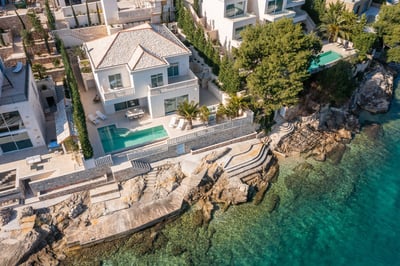 Luxury Villa Photo #4