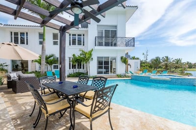 Luxury Villa Photo #8