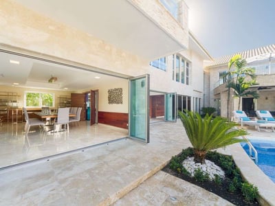 Luxury Villa Photo #5