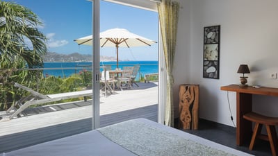 Bedroom 2: Air conditioning, fan, king size bed, safe. En-suite bathroom with shower. Acce