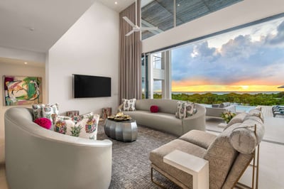 Luxury Villa Photo #16