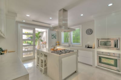 Luxury Villa Photo #16