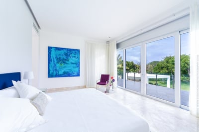 Luxury Villa Photo #25