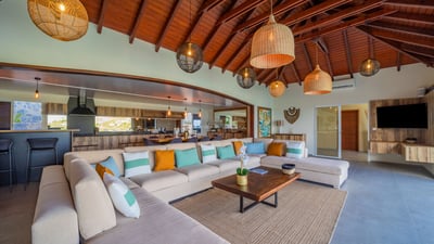 Luxury Villa Photo #16
