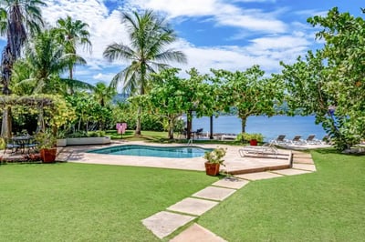 Luxury Villa Photo #4