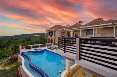Luxury Villa Photo #2