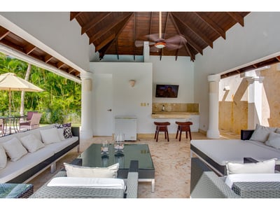Luxury Villa Photo #11