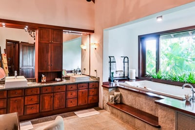 Luxury Villa Photo #29
