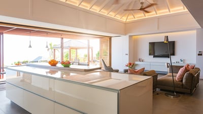 Kitchen & Dining Area