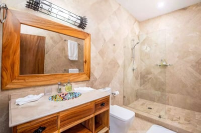 Luxury Villa Photo #37