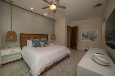 Luxury Villa Photo #30