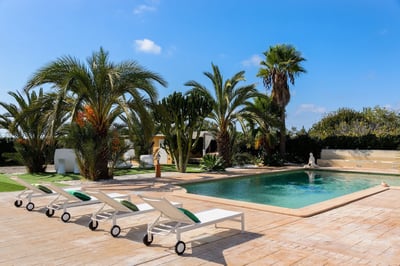Luxury Villa Photo #4