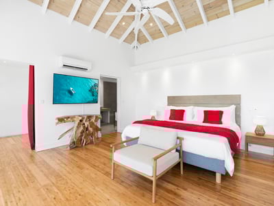 Luxury Villa Photo #24